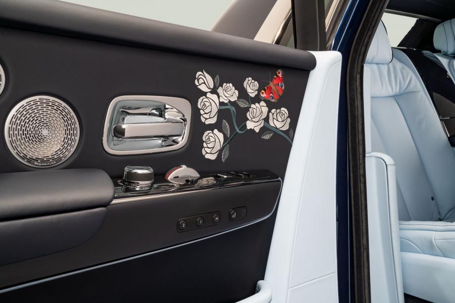 Детали интерьера Rolls-Royce Phantom Bespoke the Million Stitch 2019 года  (фото 4 из 9)
